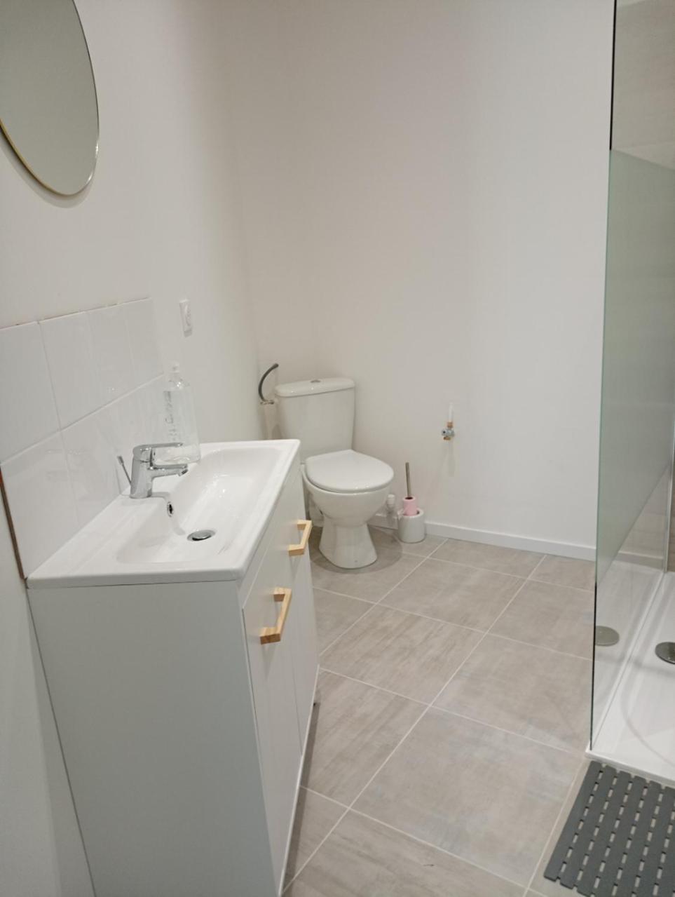 Appart Proche Toutes Commodites Souvigny Экстерьер фото
